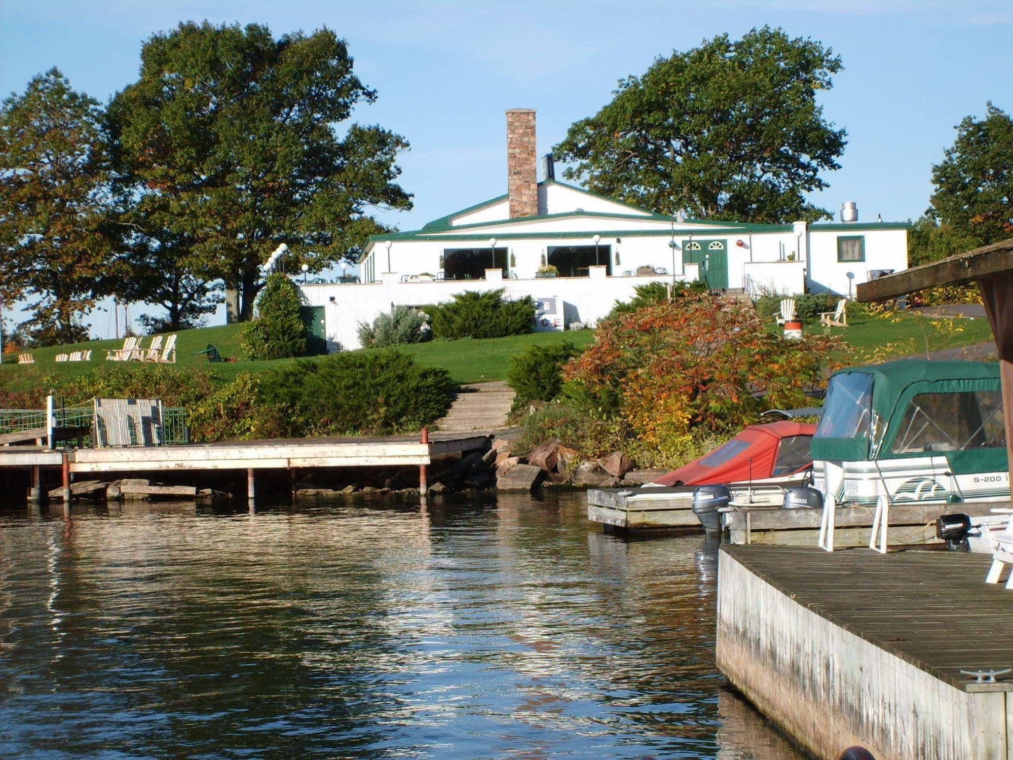 Capricorn Motel Royale 1000 Islands Lansdowne Exterior photo